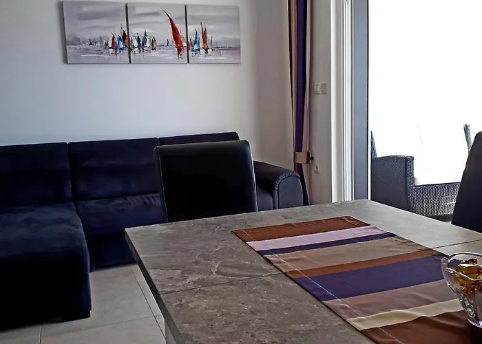 Vala マリンスカ