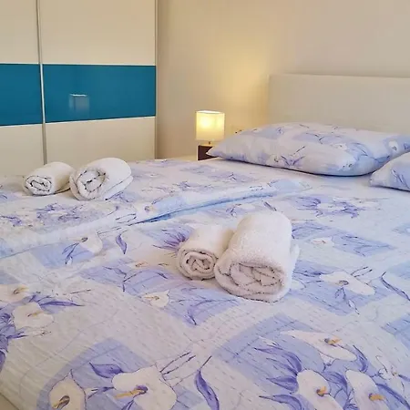 Apartment Vala *