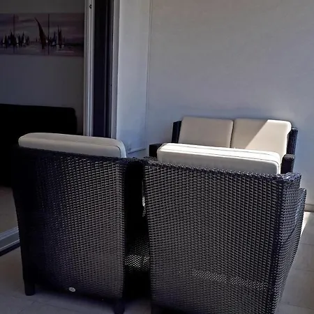 Vala * מאלינסקה